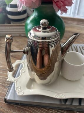 Silver Stainless Steel Coffee/Tea Pot - Classic Silver Finish